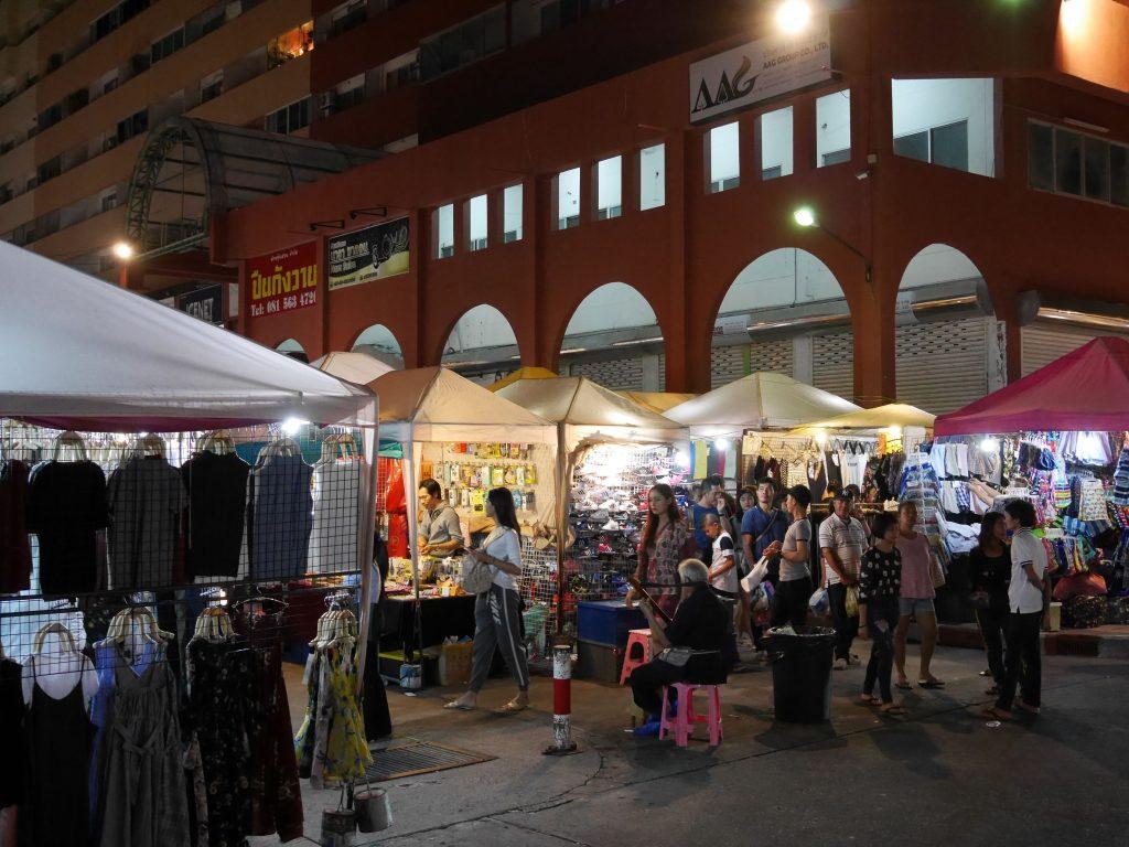 Ночной рынок Thepprasit market