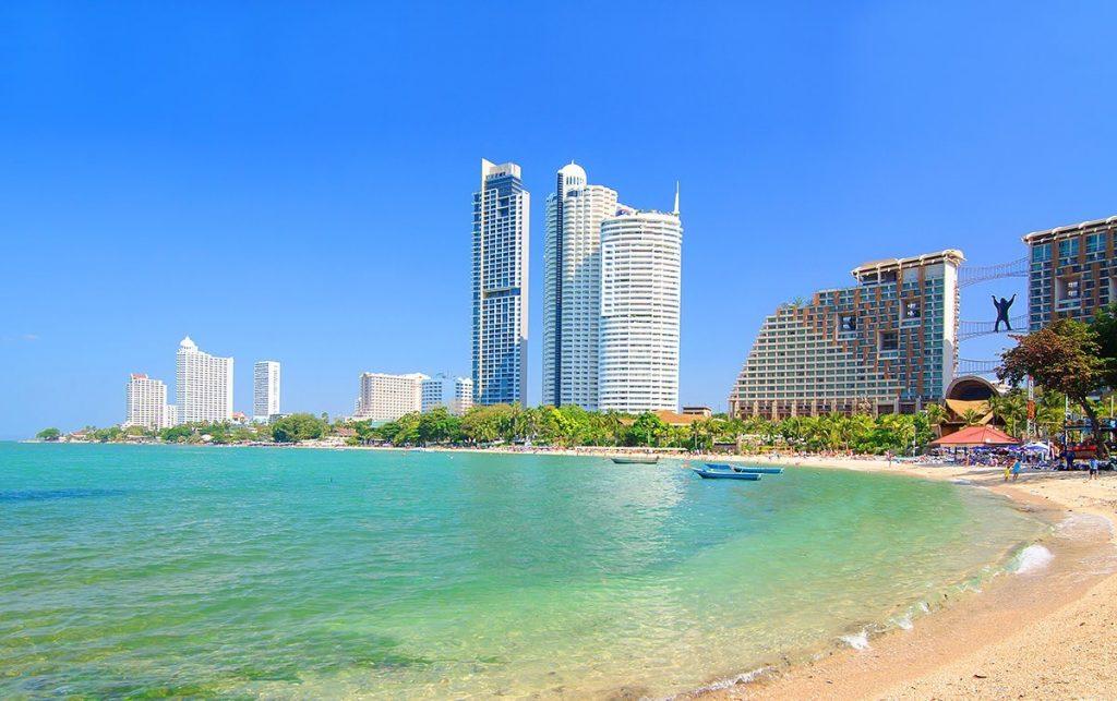 Пляж Вонгамат в Паттайи