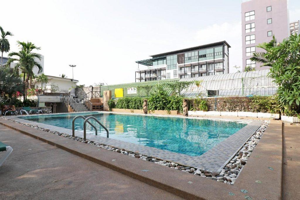 OYO 116 Natural Beach Hotel