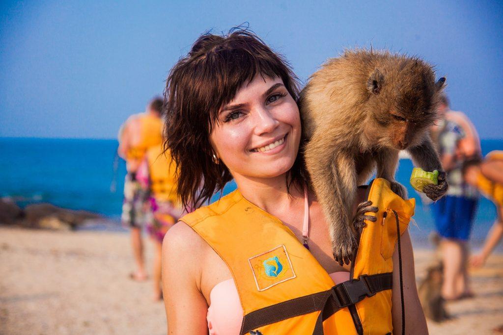 На острове Ко Пед туристы смогут увидеть обезьян-крабоедов