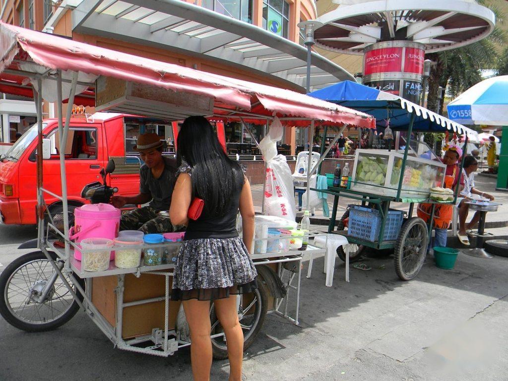 Тут охотно кушают местные жители Таиланда