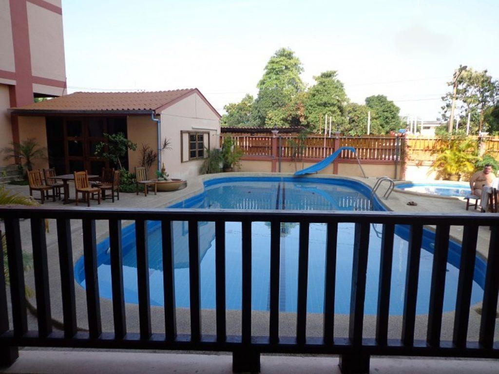 Grand Jasmine Resorts в Паттайе сам по себе небольшой, но комнаты просторные и уютные