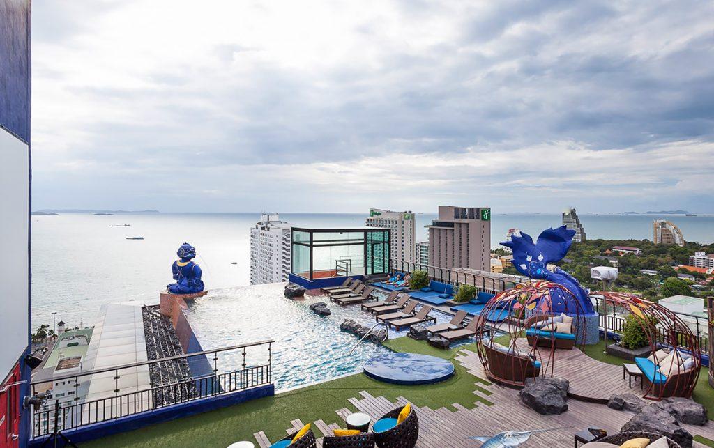 Roof Sky Bar&Restaraunt